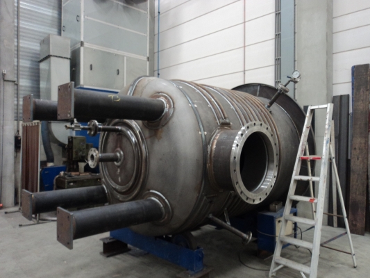 Recent realisation: pressure vessel with halfpipe