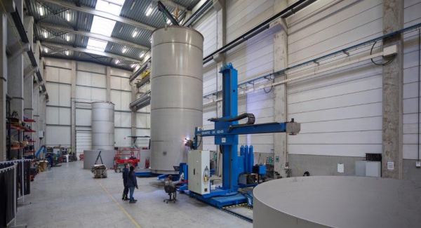 Verticale opbouw drukloze tanks met plasmakey lassen