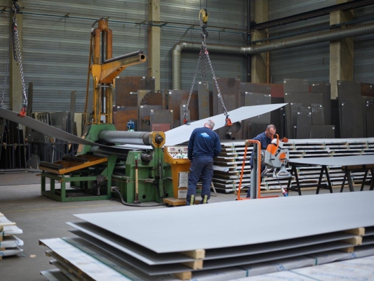 Rolling of large metal plates