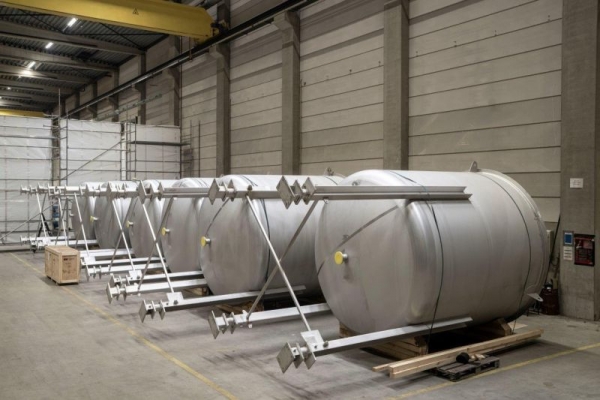 Klaar voor vertrek: nieuwe reeks RVS-tanks voltooid