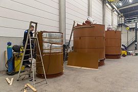 Tanks à chocolat sous construction
