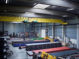Plasma cutting hall