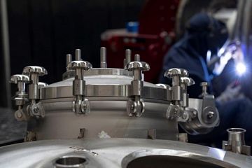 D’une tôle plate à un réacteur de process haute finition