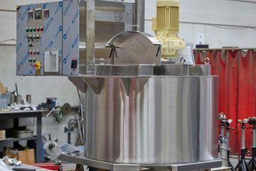 RVS mengtank met geïntegreerde processturing