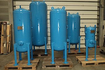 Set of steel pressure vessels